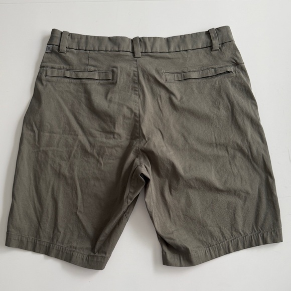 Lululemon Mens Commission Shorts Sz 30 Army Olive Green Chino 9” Classic Pockets - Picture 8 of 11